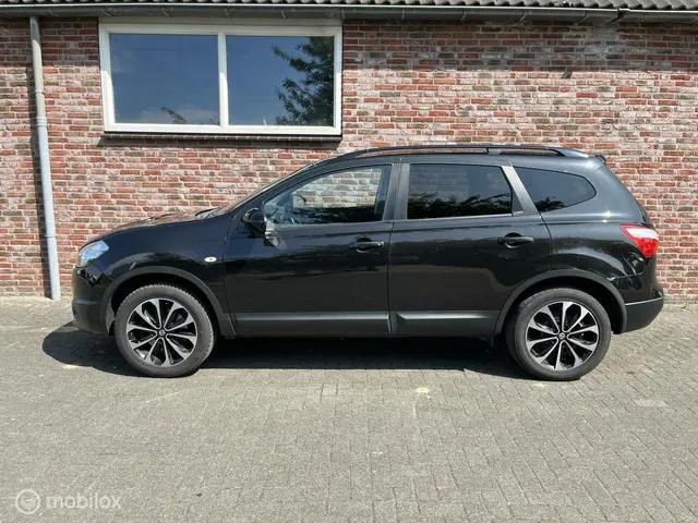 Nissan QASHQAI +2 2.0 360 4WD 2013 Benzine 2