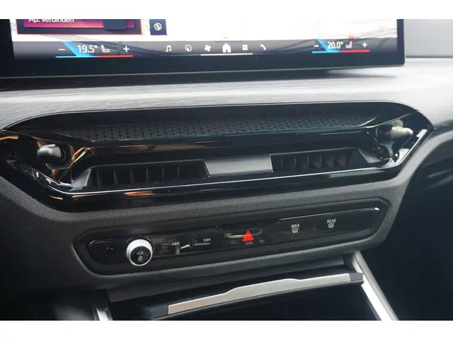 BMW 3 Serie Touring 330e 2025 Hybride Benzine 17