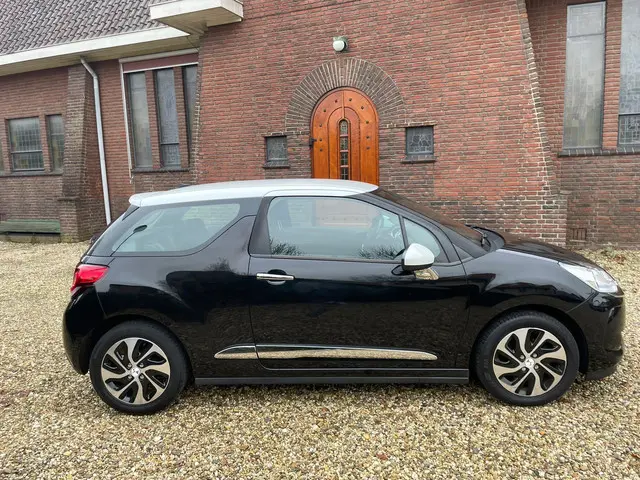 DS DS 3 1.2 PureTech So Chic 2017 Benzine 15