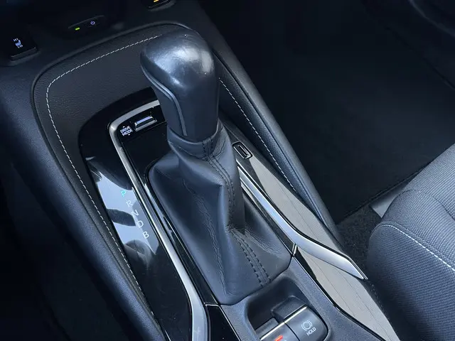 Suzuki Swace 1.8 Hybrid Style 2021 Hybride Benzine 18