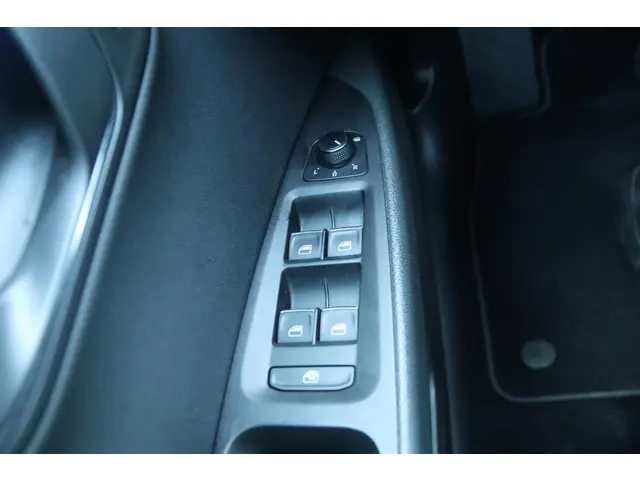 SEAT Leon 1.4 TSI FR BUSINESS 2014 Benzine 38