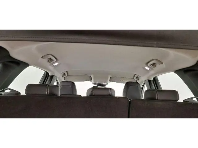 Ford Kuga 2.5 PHEV Titanium 2024 Hybride Benzine 25