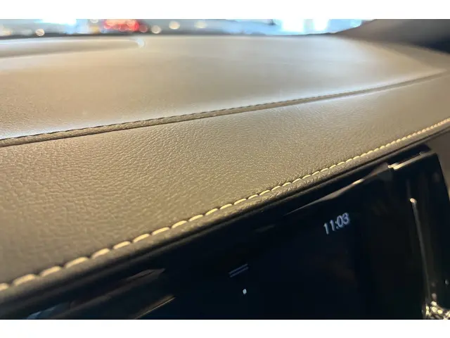 Volvo V90 T4 190pk R-Design 2018 Benzine 41