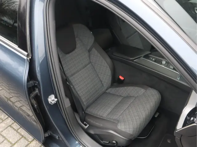 Volvo V60 2.0 B3 Momentum 2021 Hybride Benzine 14