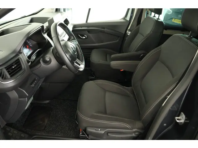 Renault Trafic 2.0 dCi 170 T29 L2H1 DC Luxe 2023 Diesel 6