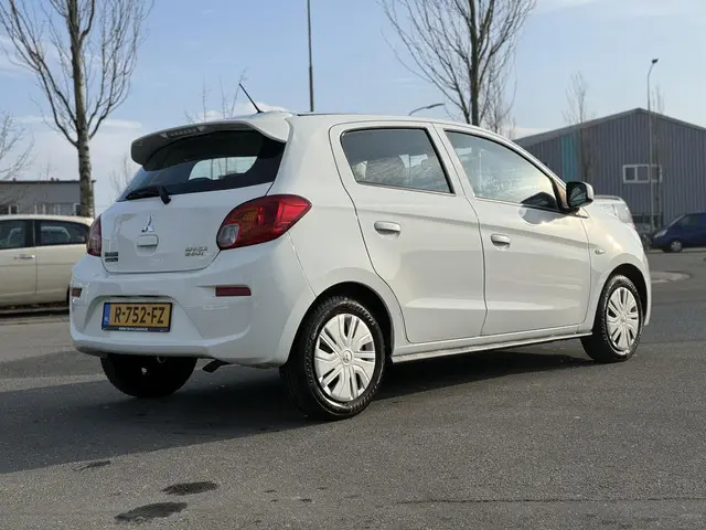 Mitsubishi Space Star 1.0 Cool+ 2016 Benzine 5