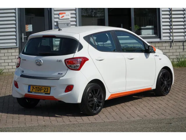 Hyundai i10 1.0i i-Motion Comfort NAVI APP'S 2014 Benzine 11