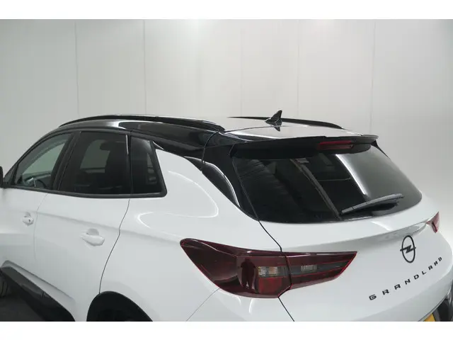 Opel Grandland Turbo 130 AT8 Ultimate 2024 Benzine 23