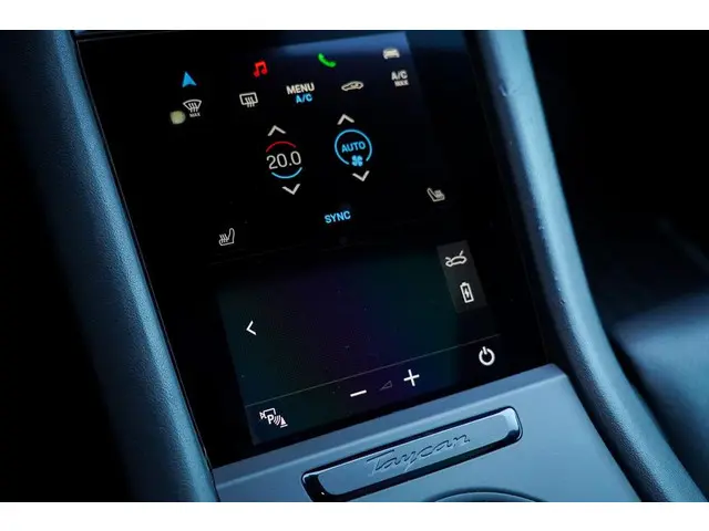 Porsche Taycan Performance 84 kWh 2021 Elektrisch 46