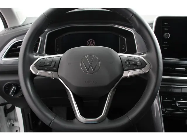 Volkswagen T-Roc 1.5 TSI 150pk DSG Style 2023 Benzine 14