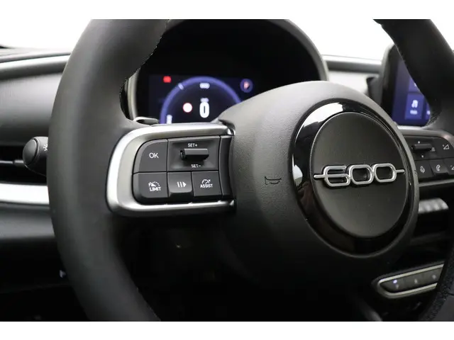 Fiat 600 1.2 Hybrid Urban 2025 Hybride Benzine 26