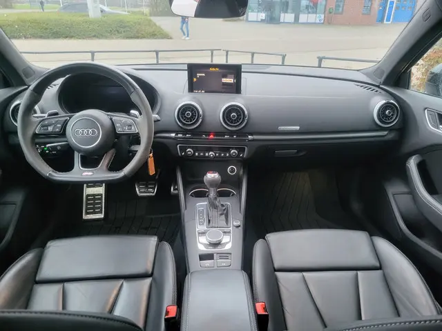 Audi RS3 A3 Sportback 2.5 TFSI quattro 2018 Benzine 12