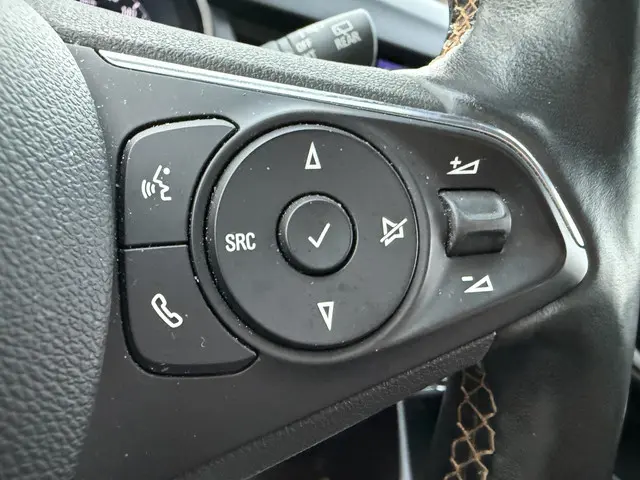 Opel Crossland X 1.2 Turbo Innovation 2017 Benzine 12