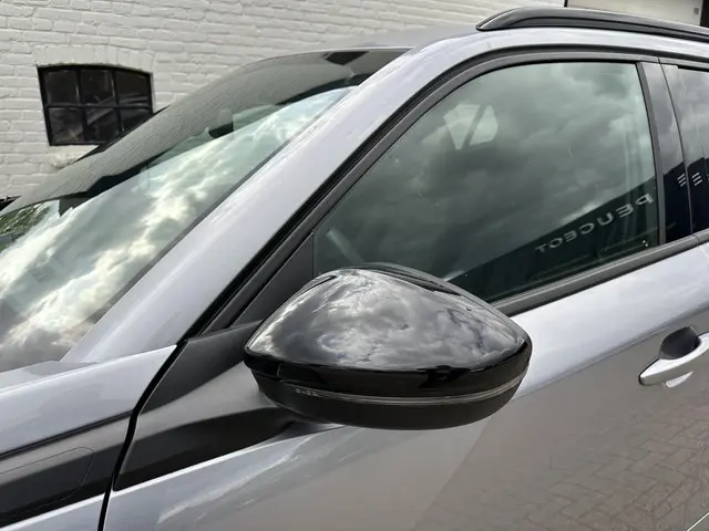 Peugeot 2008 1.2 Turbo 100 PK Allure 2023 Benzine 24