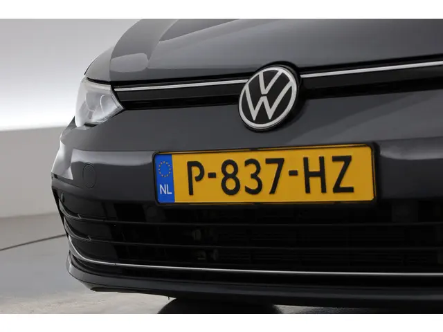 Volkswagen Golf 1.5 eTSI Style DSG 2020 Benzine 40