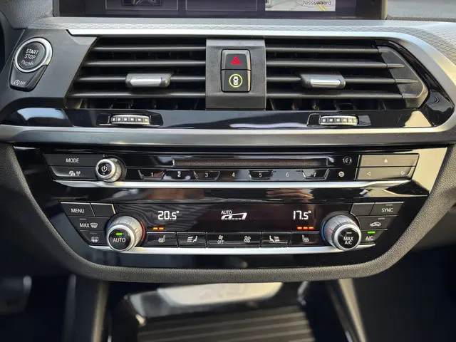 BMW X3 xDrive20i High Executive | M-Sport | 2018 Benzine 19