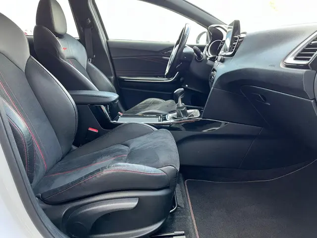 Kia ProCeed 1.6 T-GDI GT Apple Carplay PDC 2019 Benzine 31