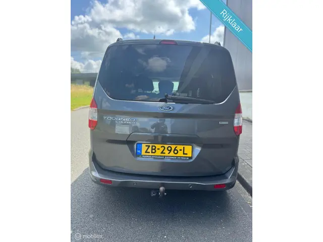 Ford Tourneo Courier 1.0 Titanium 2016 Benzine 16