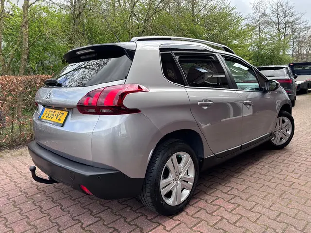 Peugeot 2008 1.2 PureTech Allure 2018 Benzine 3