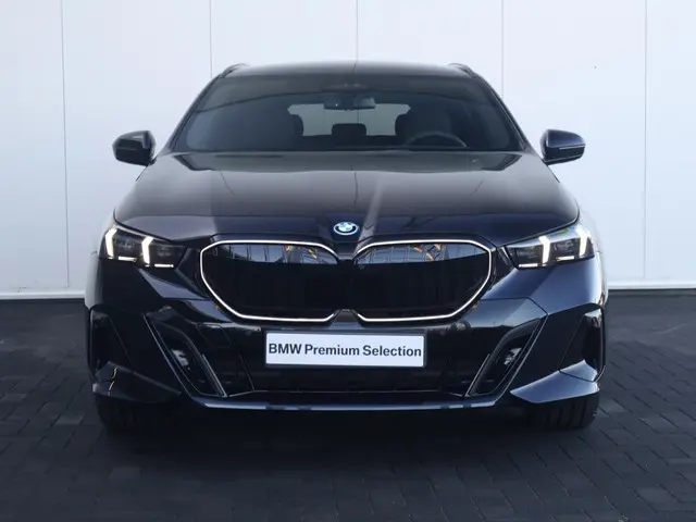 BMW 5 Serie 550e xDrive Touring 2026 Hybride Benzine 6