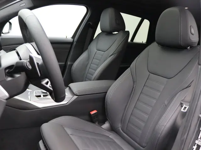 BMW 3 Serie Touring 320i 2025 Benzine 10