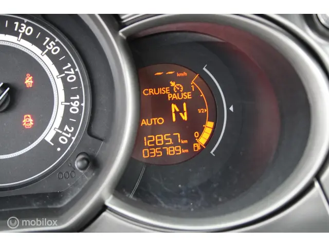Citroën C3 1.2 PureTech Exclusive 2016 Benzine 27