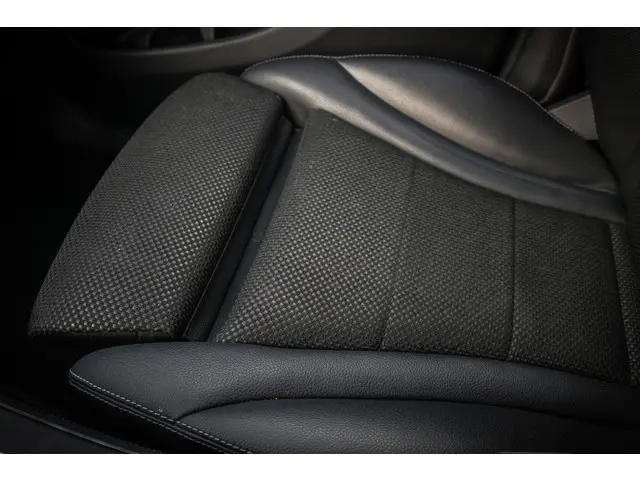 Mercedes-Benz GLC 250 4MATIC 2018 Benzine 4