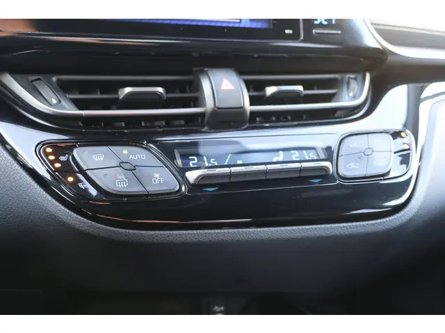 Toyota C-HR 1.8 Hybrid Dynamic 2018 Hybride Benzine 15