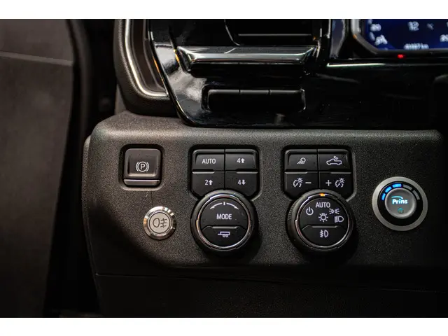 Chevrolet Silverado High Country 6.2 V8 2024 LPG/Gas 22