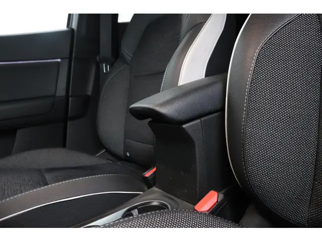 Renault Captur 1.3 TCe 140 Intens 2022 Benzine 28