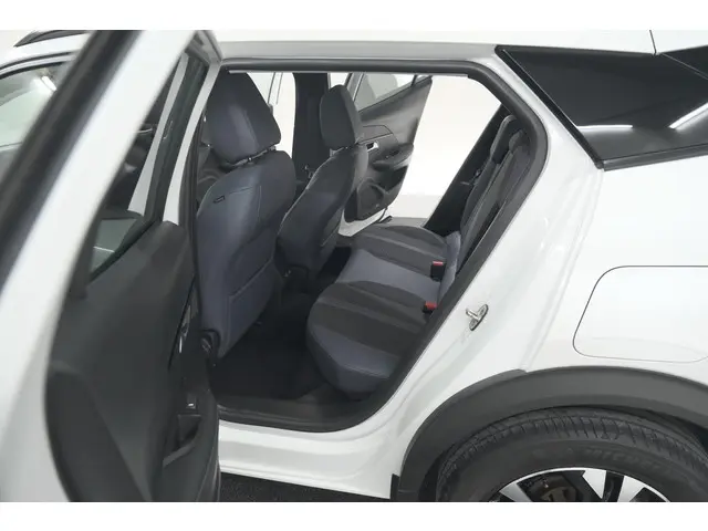 Peugeot 2008 PureTech 130 Allure 2020 Benzine 26