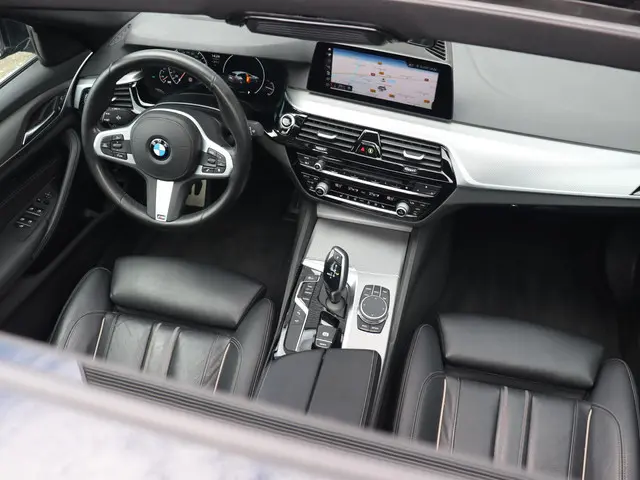BMW 5 Serie Touring 520i 2019 Benzine 14