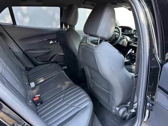 Peugeot e-2008 EV GT 2022 Elektrisch 37