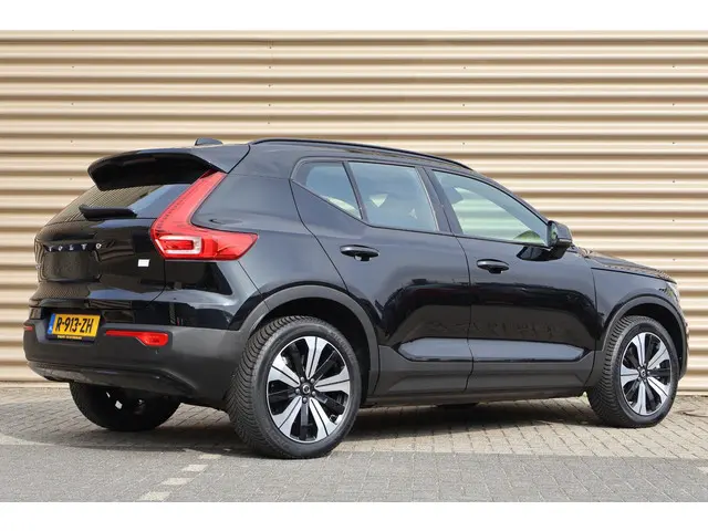 Volvo XC40 Recharge Core 70 kWh 2022 Elektrisch 3