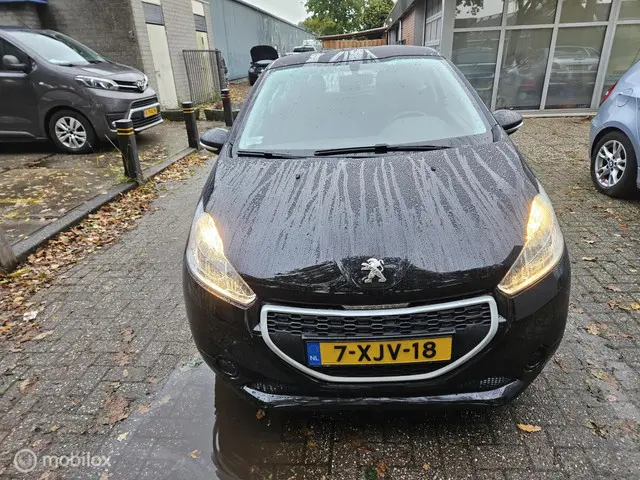 Peugeot 208 1.0 PureTech LIKE 2014 Benzine 2