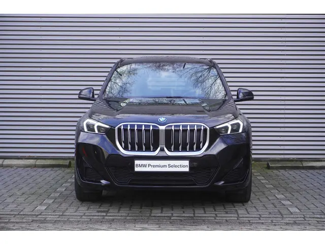 BMW X1 xDrive25e 2025 Hybride Benzine 3