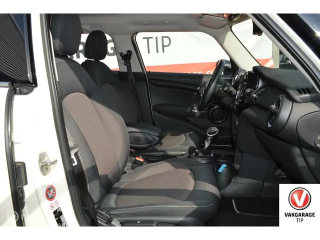 MINI One Mini 1.2 Business 2017 Benzine 24