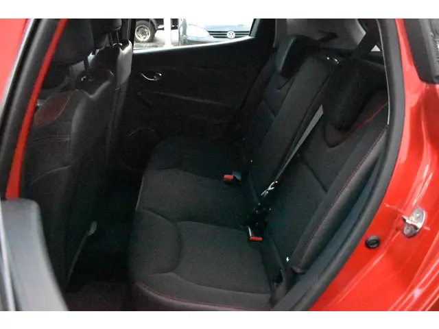 Renault Clio TCe 90 Authentique 2014 Benzine 12