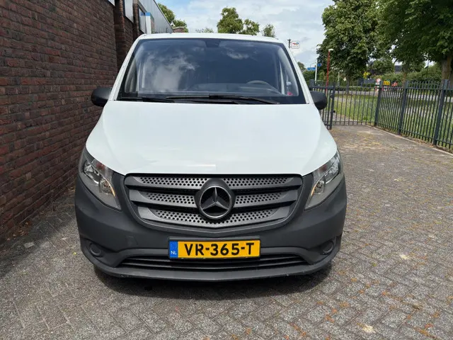 Mercedes-Benz Vito 2