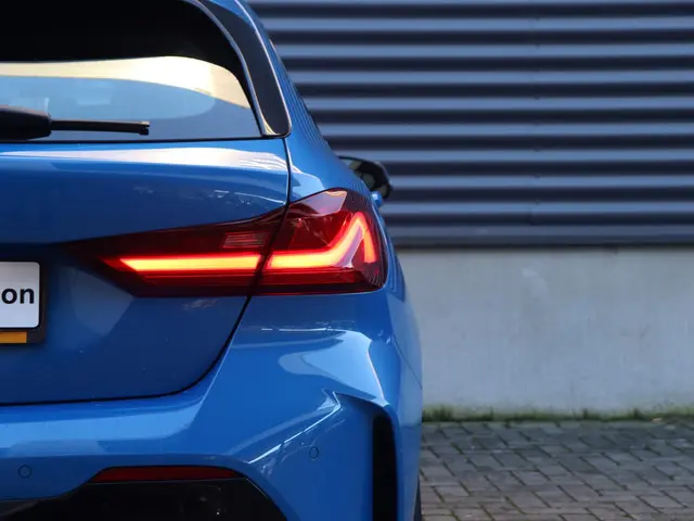 BMW 1 Serie 118i 2022 Benzine 32