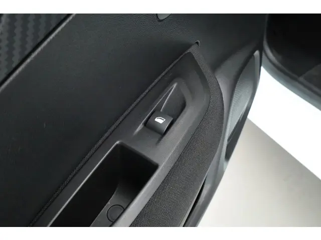 Peugeot 2008 1.5 BlueHDi Active 2020 Diesel 31