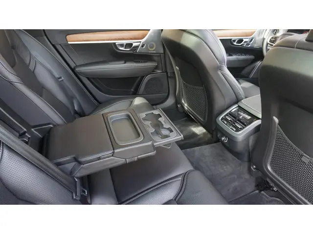 Volvo V90 2.0 T6 320PK AWD Inscription 2017 Benzine 35