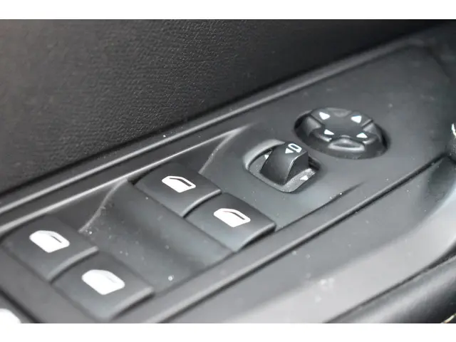 Peugeot 208 PureTech 100 EAT8 GT 2023 Benzine 21