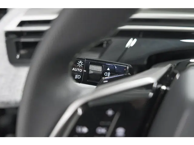 Peugeot 3008 Hybrid 145 e-DCS6 GT 2025 Hybride Benzine 39