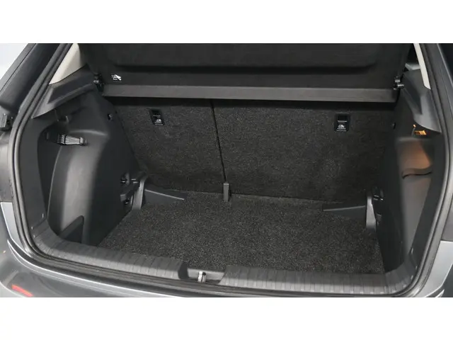 Škoda Fabia 1.0 MPI 80pk Ambition 2023 Benzine 35