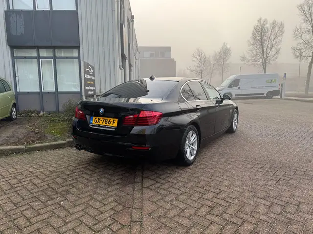 BMW 5 Serie 520i High Executive AUTOMAAT!! 2015 Benzine 4