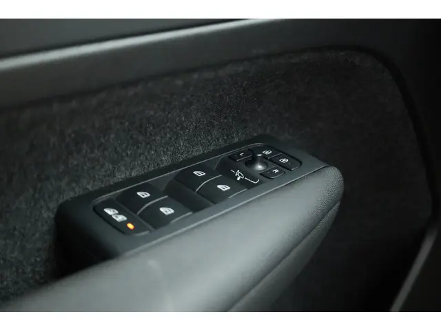 Volvo XC40 2.0 B4 Ultra Dark 2024 Hybride Benzine 6