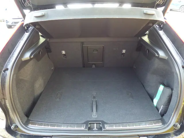 Volvo EC40 Extended Range Plus 82 kWh 2025 Elektrisch 28