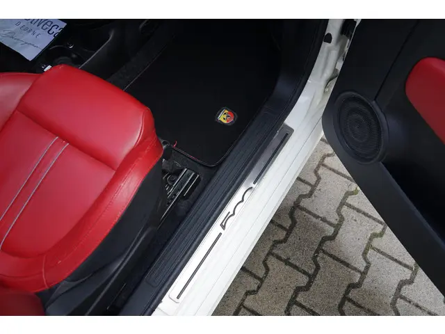 Abarth 500C 1.4 T-Jet Estetico 2012 Benzine 23