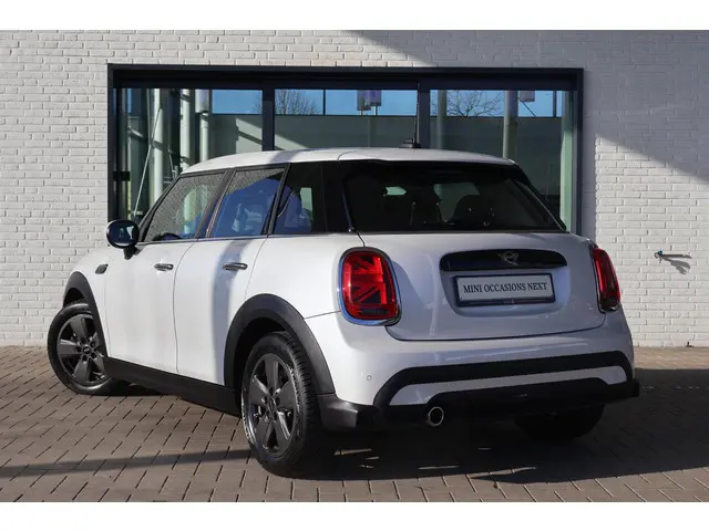 MINI 5-Deurs 2